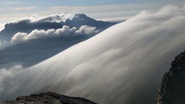 Reverse Cloud Waterfall Video Goes Viral! Watch Throwback Clip of the Unique Cloud Formation in Australia Taking Over the Internet!