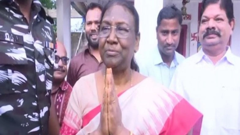 NDA's Presidential Candidate Draupadi Murmu Offers Prayers at Rairangpur Jagannath Temple in Odisha