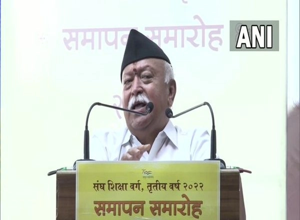 India News | RSS Chief Mohan Bhagwat Says 'Why Look for Shivling in Every Mosque' Amid Varanasi Gyanvapi Row