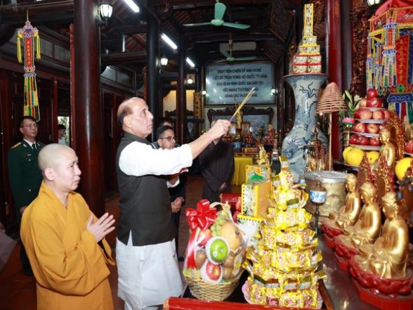 World News | Rajnath Singh Visits Oldest Buddhist Temple Tran Quoc Pagoda in Hanoi - Vimarsana News