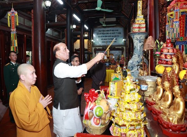 World News | Rajnath Singh Visits Oldest Buddhist Temple Tran Quoc Pagoda in Hanoi