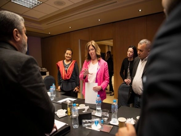 UN Envoy Urges Libyan Rival Parties to Bridge 'outstanding Issues'