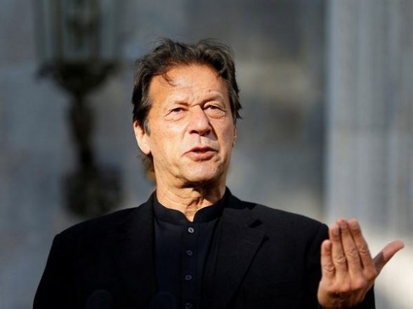 World News | Imran Khan Challenges National Accountability Bureau Ordinance in Pak's Top Court - Vimarsana News