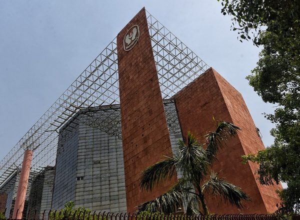 LIC Shares Hit New Record Low of Rs 723.70; 25% Down From Issue Price of Rs 949