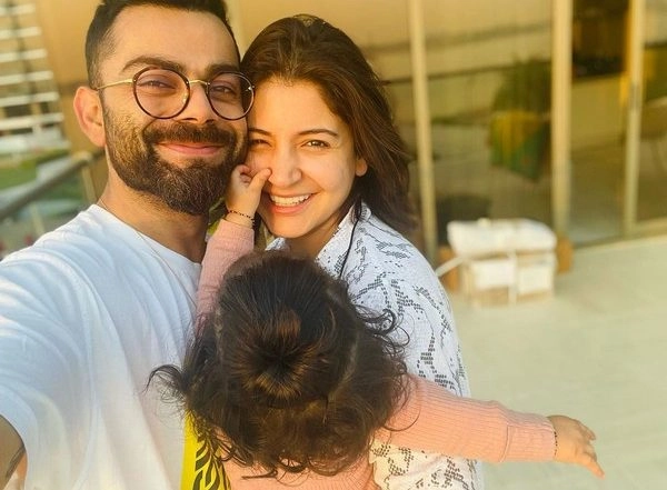 Entertainment News | Anushka Sharma Drops 'cutie' Comment on Hubby Virat's Picture