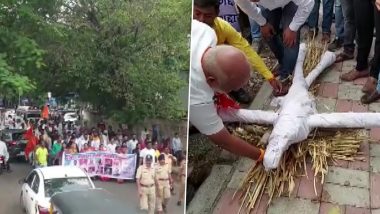 Maharashtra Political Crisis: Shiv Sena Workers Perform Last Rites of Rebel MLAs at Amar Dham Crematorium in Pune (See Pics)