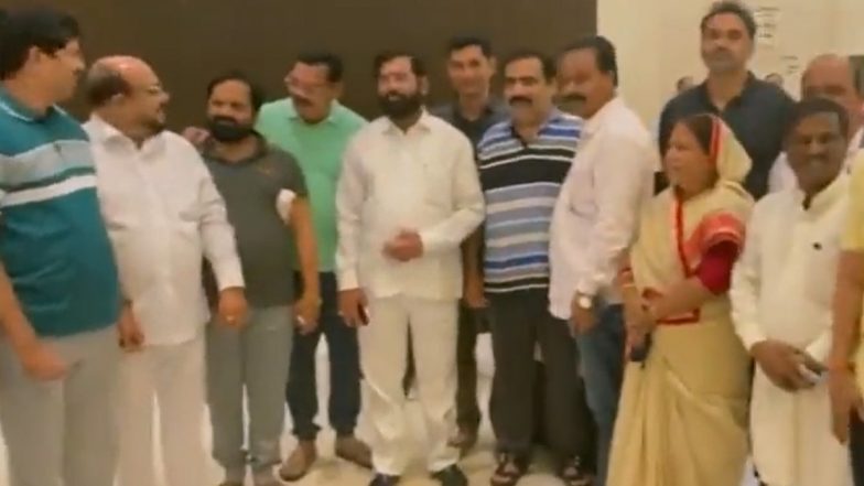 Shiv Sena Leader Eknath Shinde Welcomes 4 More MLAs Who Reached Guwahati Last Night (Watch Video)