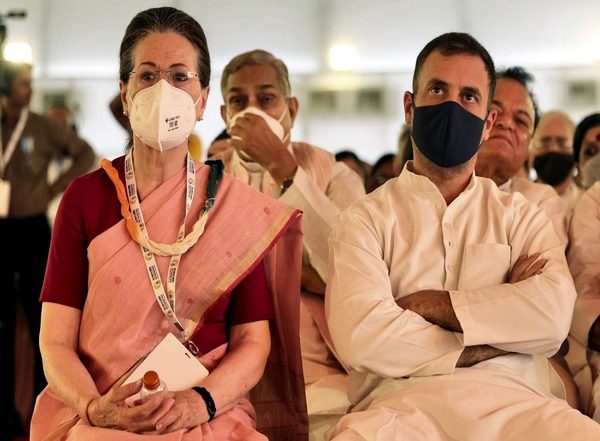 India News | Rahul Gandhi Meets Sonia Gandhi After Around 14 Hrs of Questioning in National Herald Case