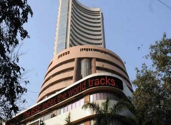 Sensex Continues in Weak Zone After Repo Rate Hike; Tata Steel, SBI Shares Slump