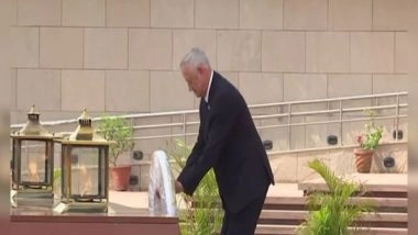 World News | Israeli Defence Minister Benny Gantz Lays Wreath at National War Memorial