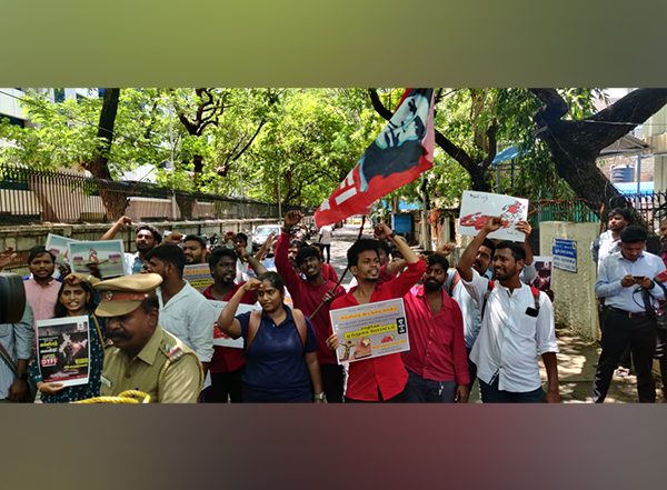 India News | Chennai: DYFI Cadres Protest Against Agnipath Demanding Scheme's Withdrawal