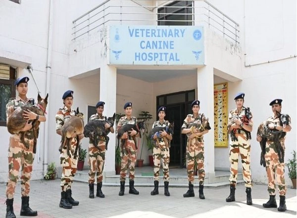 India News | In a First, ITBP Deploys Women Personnel as Dog Handlers
