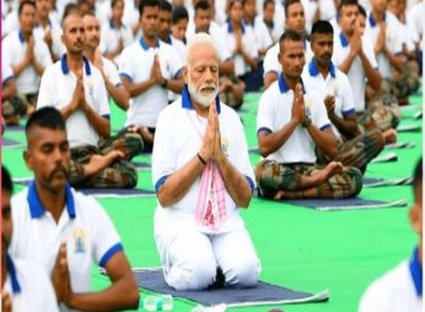 India News | Yoga Day 2022: PM Modi to Lead Celebrations from Mysuru, Ministers to Join from 75 Iconic Locations