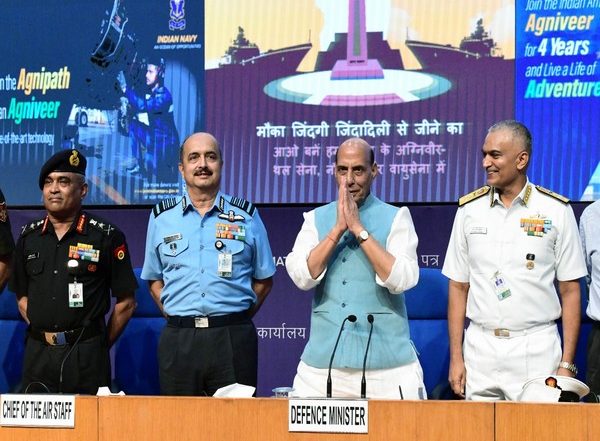 Indian Army, Navy, Air Force Chiefs To Meet PM Narendra Modi Tomorrow, Likely To Brief Him on Agnipath Scheme