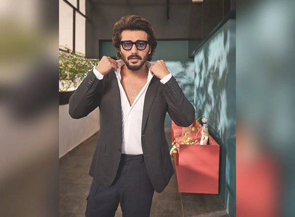 Entertainment News | Arjun Kapoor Hits Back at Troll for Calling Him 'rich Boy Who Can't Get in Shape'