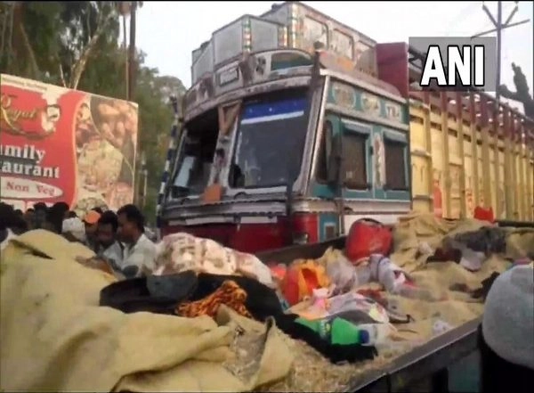 India News | Four Killed After Truck Collides with Tractor-trolley in UP's Moradabad