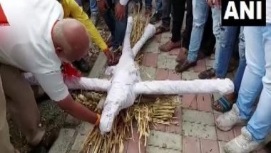 India News | Shiv Sena Workers Take out Symbolic Funeral Procession of Rebel MLAs