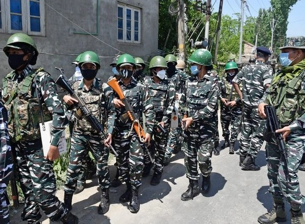 India News | Major Tragedy Averted as Security Forces Recover 15 Kg IED in J-K's Pulwama, 2 Terrorist Associates Arrested