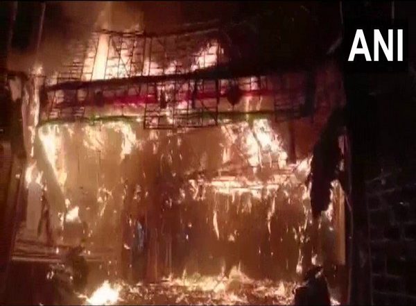 India News | Madurai: Fire Breaks out at Temple Festival, Shops, Vehicles Gutted