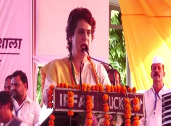 India News | 'You Stood by Party and Ideology, We Will Fight': Priyanka Gandhi to Congress Workers in Lucknow