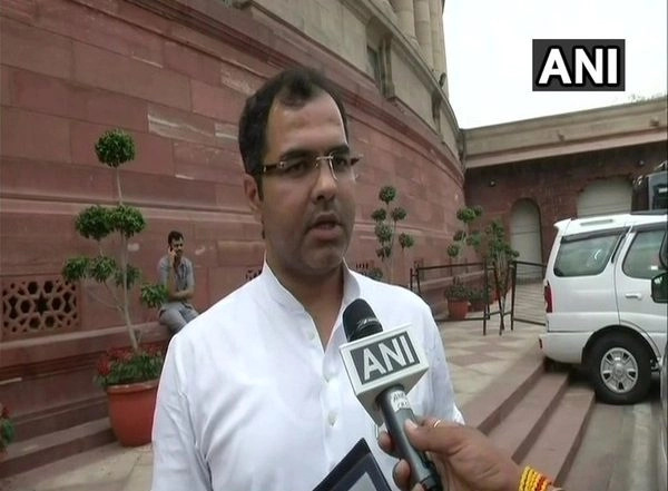 India News | Won't Allow Kejriwal to Enter West Delhi Till Clean Water Provided: BJP MP Parvesh Sahib Singh