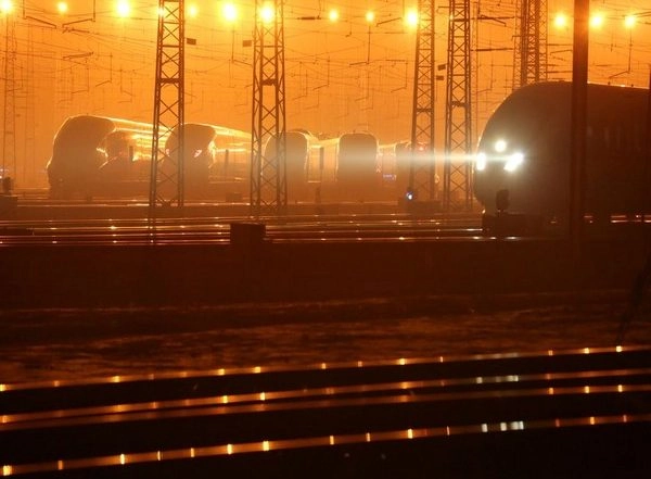 World News | China Concedes to Protestors' Demands to Ease Daily Commuting Restrictions