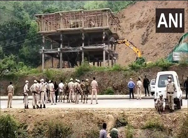 India News | Manipur Govt Intensifies Eviction Drive Against Illegal Encroachers, 69 Houses Demolished