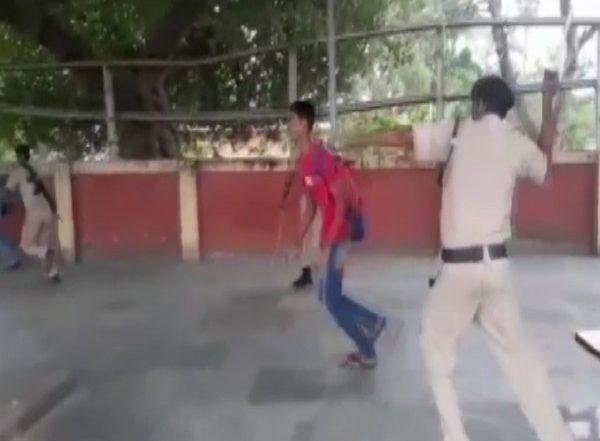 India News | Anti-Agnipath Protests: Police Detain Protestors at Bihar's Hajipur Railway Station