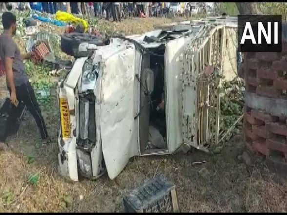 India News | Eight Killed as Truck Collided with Auto in UP's Hamirpur - Vimarsana News