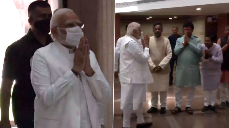 Presidential Elections 2022: PM Narendra Modi Arrives at the Parliament Ahead of Filing of Nomination by NDA’s Candidate Droupadi Murmu (Watch Video)