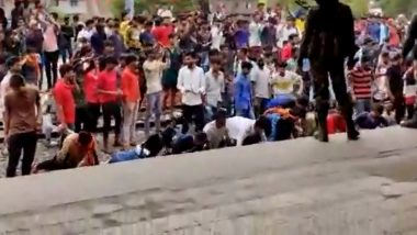 Agnipath Protesters Block Railway Tracks, Do Push-Ups in West Bengal's North 24 Parganas District (Watch Video)
