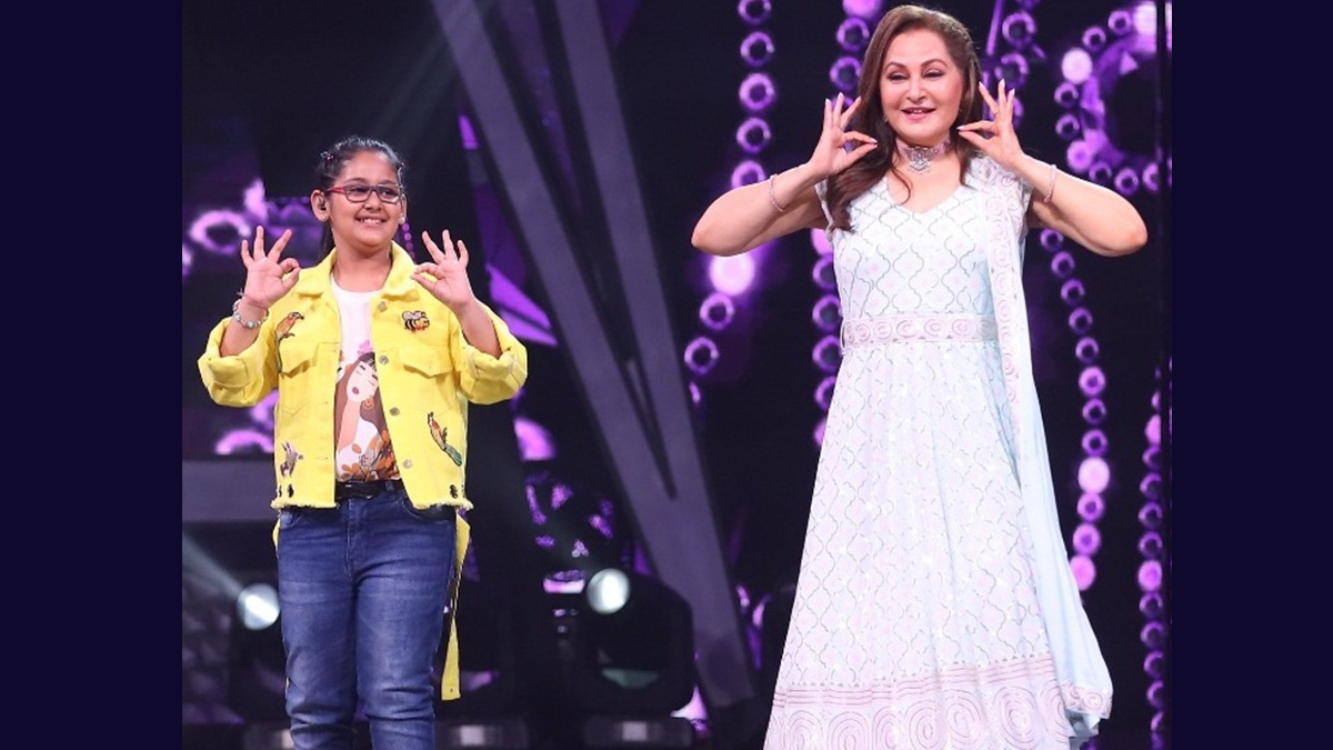 1200px x 675px - Superstar Singer 2: Jaya Prada Teaches Dance Steps From Song 'Mujhe  Naulakha Mangade' to Contestant Samaira Mahajan | ðŸ“º LatestLY