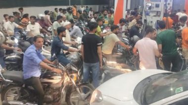 Petrol And Diesel Shortage Rumours in Uttarakhand Lead to Long Queues of Vehicles at Fuel Pumps; See Pics