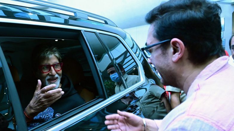 Amitabh Bachchan Bumped Into Aamir Khan, Shares a Still With Laal Singh Chaddha Star