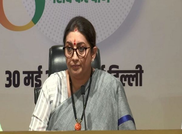India News | Smriti Irani Hits out at Arvind Kejriwal for 'giving Clean Chit' to Satyendar Jain