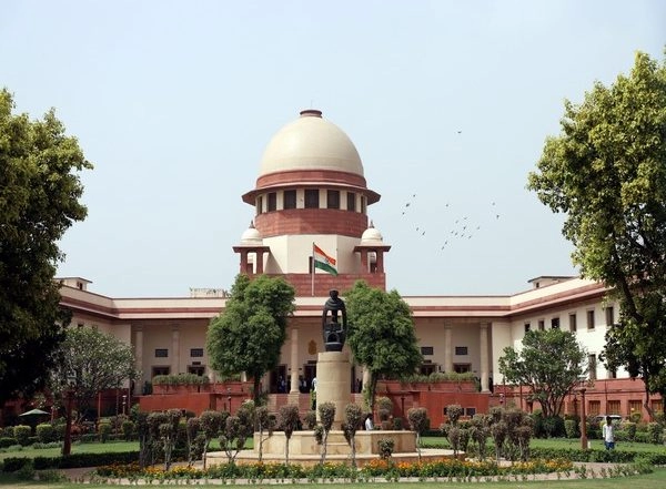 India News | Plea in SC Seeks Abolition of Acts Which Restrict Sale of Tribal Land to Non-tribes in Jharkhand