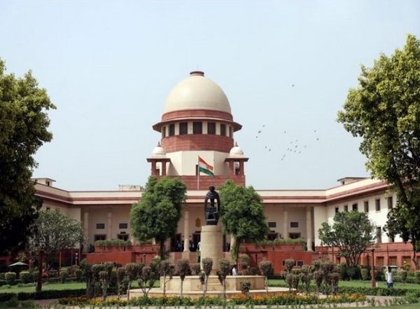 Maharashtra Political Crisis: Supreme Court Hearing Today on Rebel Shiv Sena MLAs Plea Against Disqualification Notices