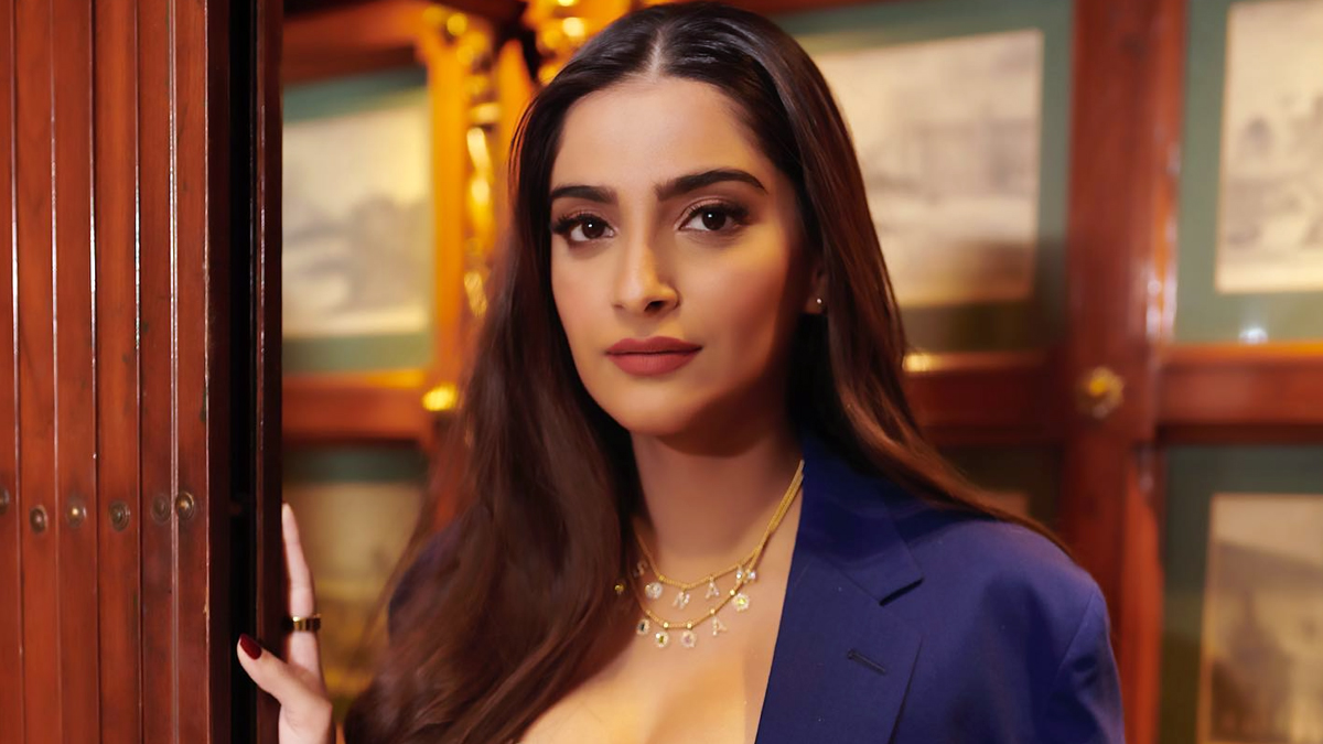Sonam Kapoor Ahuja Birthday Special: Top 5 Movies That Made the Star's  Acting Skills Shine | LatestLY