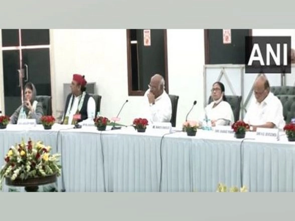 Opposition Leaders Attend Mamata Banerjee-led Meeting