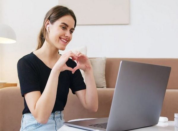 Staring at Yourself During Virtual Talks Can Make You Feel Worse, Says Study