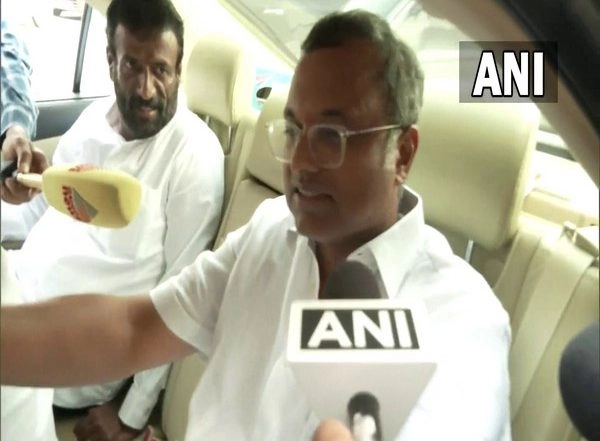 India News | Delhi HC Adjourns Hearing on Anticipatory Bail Plea of Karti Chidambaram in Money Laundering Case