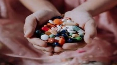 Science News | Study Finds Doctors Prescribe Less Painkillers at Night Than During the Day