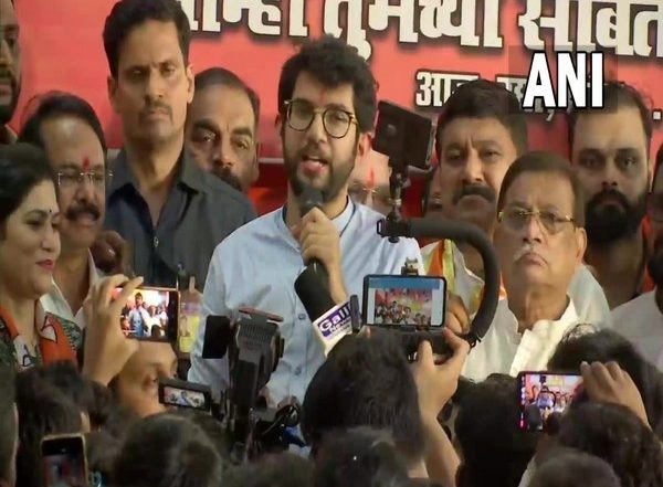 India News | Around 15 MLAs Kidnapped, Want to Come Back: Aditya Thackeray's Claim Amid Political Crisis