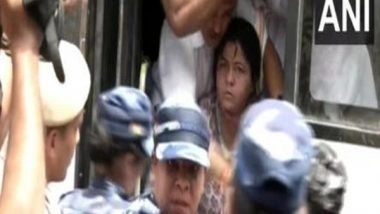 India News | Mahila Congress President Spits at Police Personnel During Protest, Caught on Video