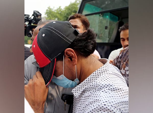 India News | Delhi Police Seeks Mohd Zubair's Judicial Custody, Adds Conspiracy Section in FIR Among Others