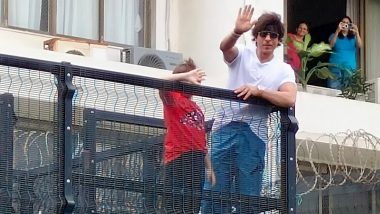 Eid al-Adha 2022: Shah Rukh Khan and Son AbRam Wave Fans From Mannat on the Auspicious Occasion (View Pics)