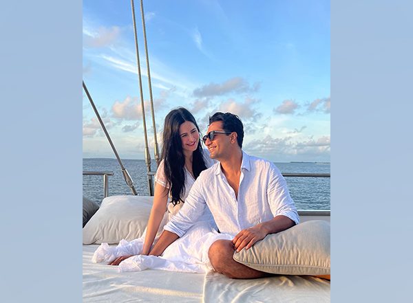 Entertainment News | Vicky Kaushal, Birthday Girl Katrina Looks Surreal in New Pictures from Maldives