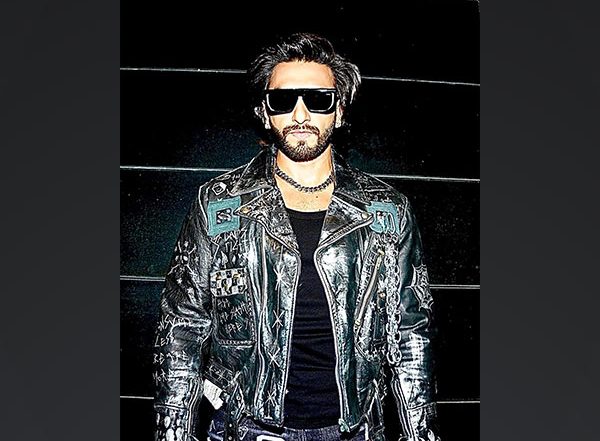 Entertainment News | Brave and Unapologetic: Bollywood Applauds Ranveer as He Goes Naked for Magazine Shoot