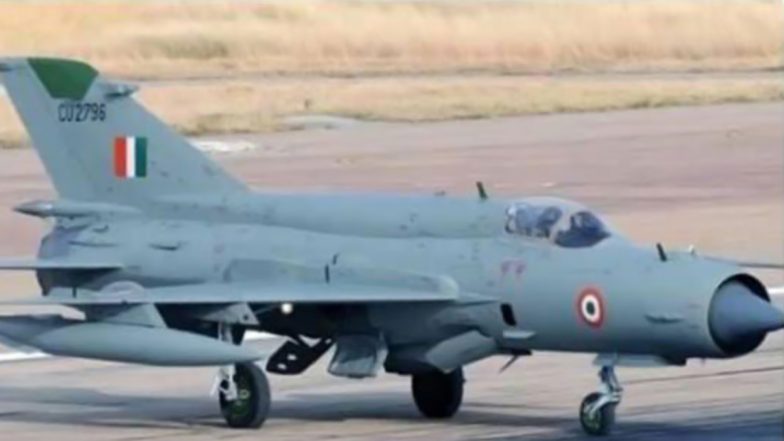 Indian Navy's MiG 29K Fighter Aircraft Crashes Off Goa Coast After Technical Glitch, Pilot Ejected Safely