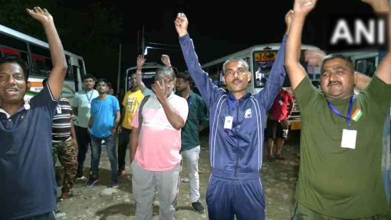 Jammu and Kashmir: After Cloudburst, Amarnath Yatra Resumes With Fresh Batch of Pilgrims Moving From Jammu Base Camp